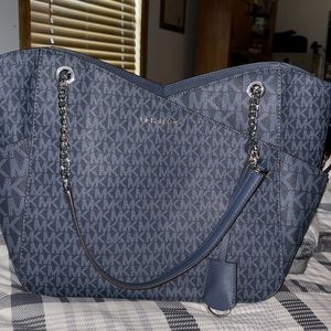 Michael Kors Jet Set Travel Large Chain Shoulder Tote